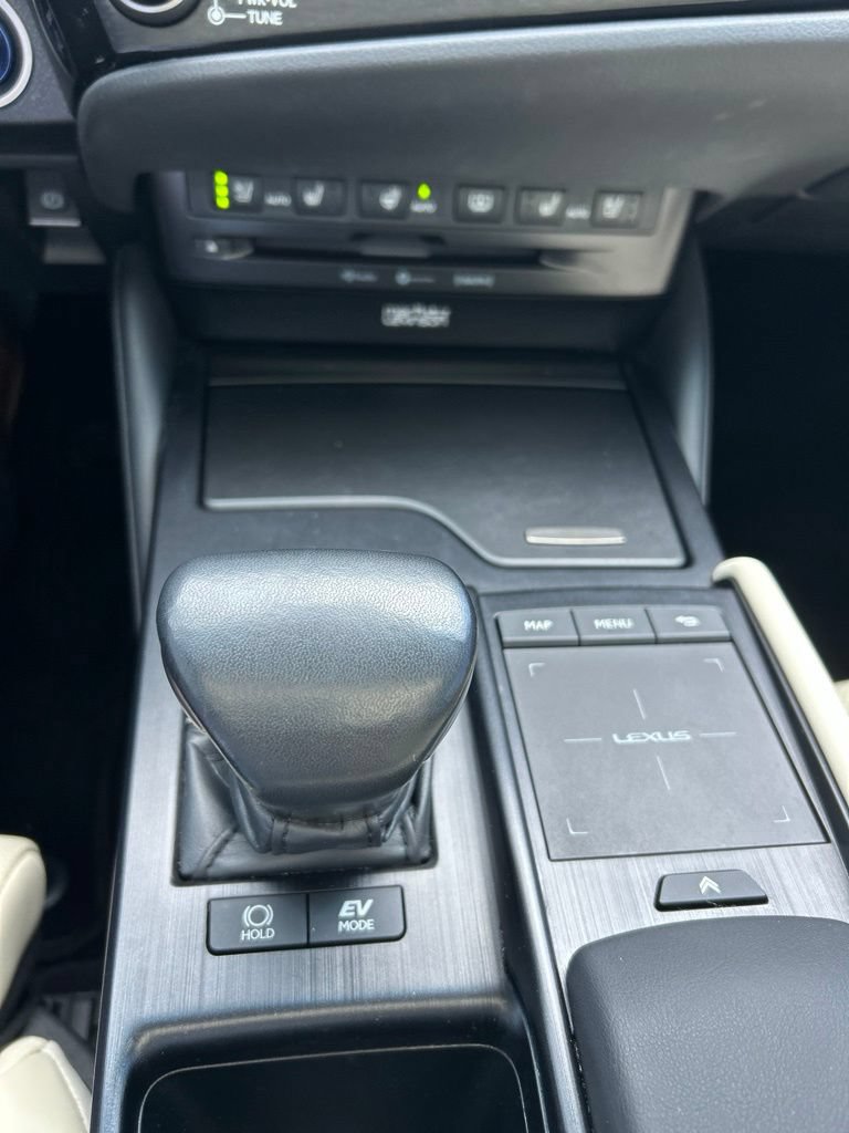 Certified 2022 Lexus ES 300h Ultra Luxury w/ Accessory Package 2 FWD image 22