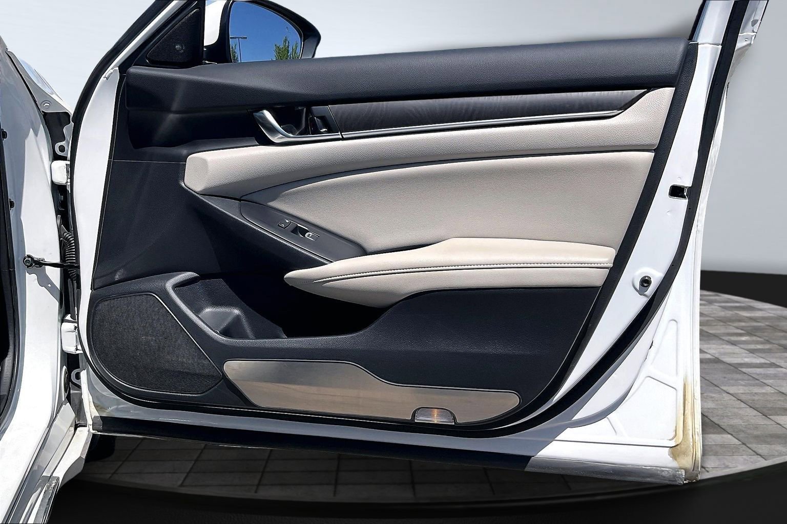 Used 2022 Honda Accord Touring image 18