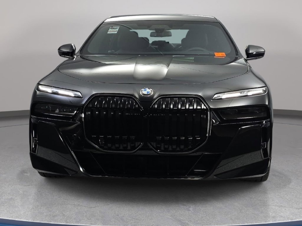 New 2026 BMW 760i xDrive w/ Executive Package AWD/4WD image 2