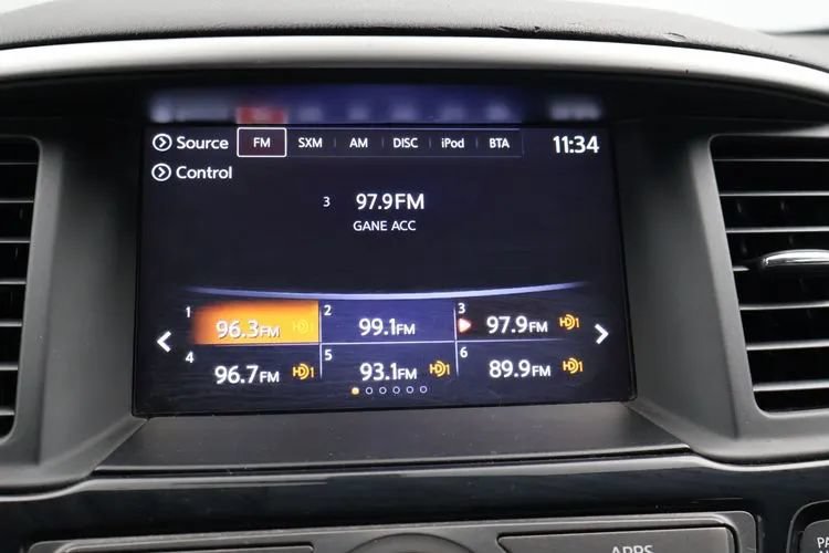 Used 2017 Nissan Pathfinder SV AWD/4WD image 31
