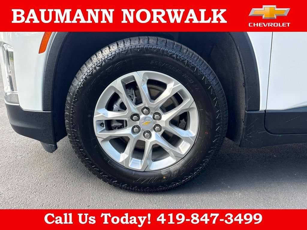 Used 2022 Chevrolet Traverse LS FWD image 12