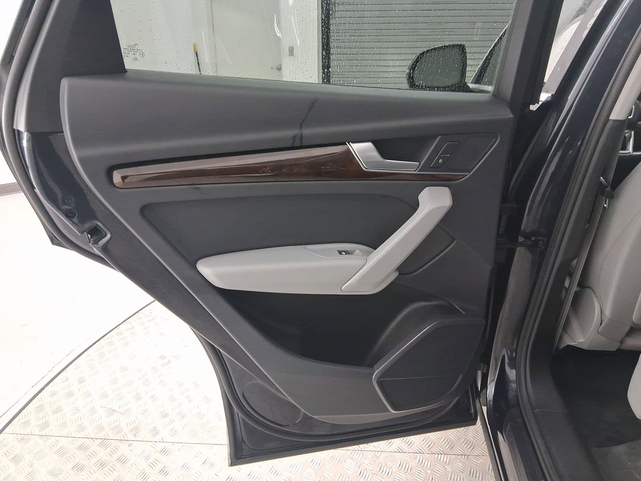 Used 2018 Audi Q5 Premium Plus w/ Premium Plus Package image 30