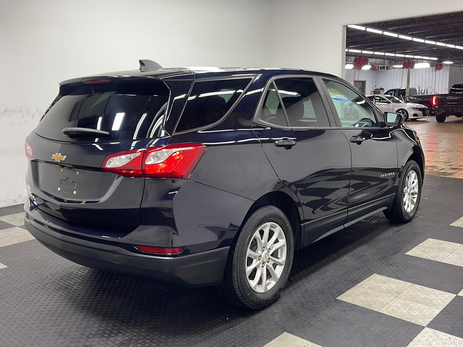 Used 2020 Chevrolet Equinox LS w/ LS Convenience Package FWD image 18