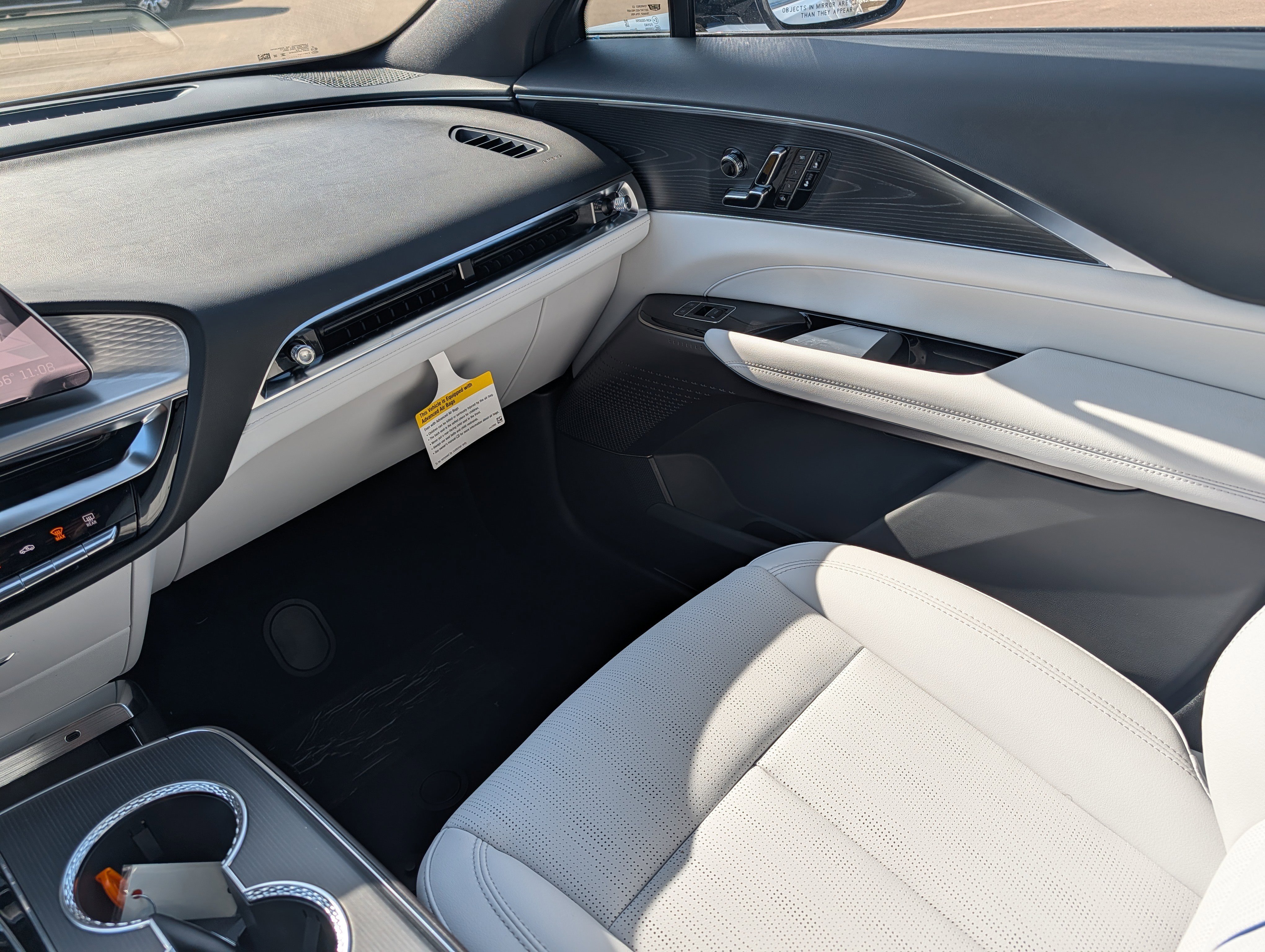 New 2026 Cadillac Lyriq Sport image 9