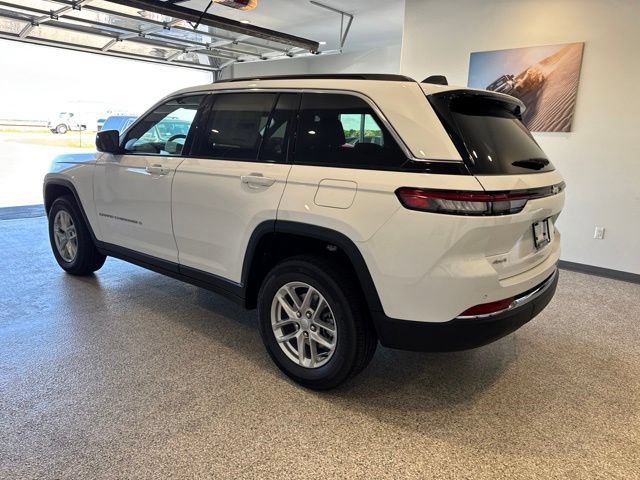 New 2026 Jeep Grand Cherokee Laredo X AWD/4WD image 4