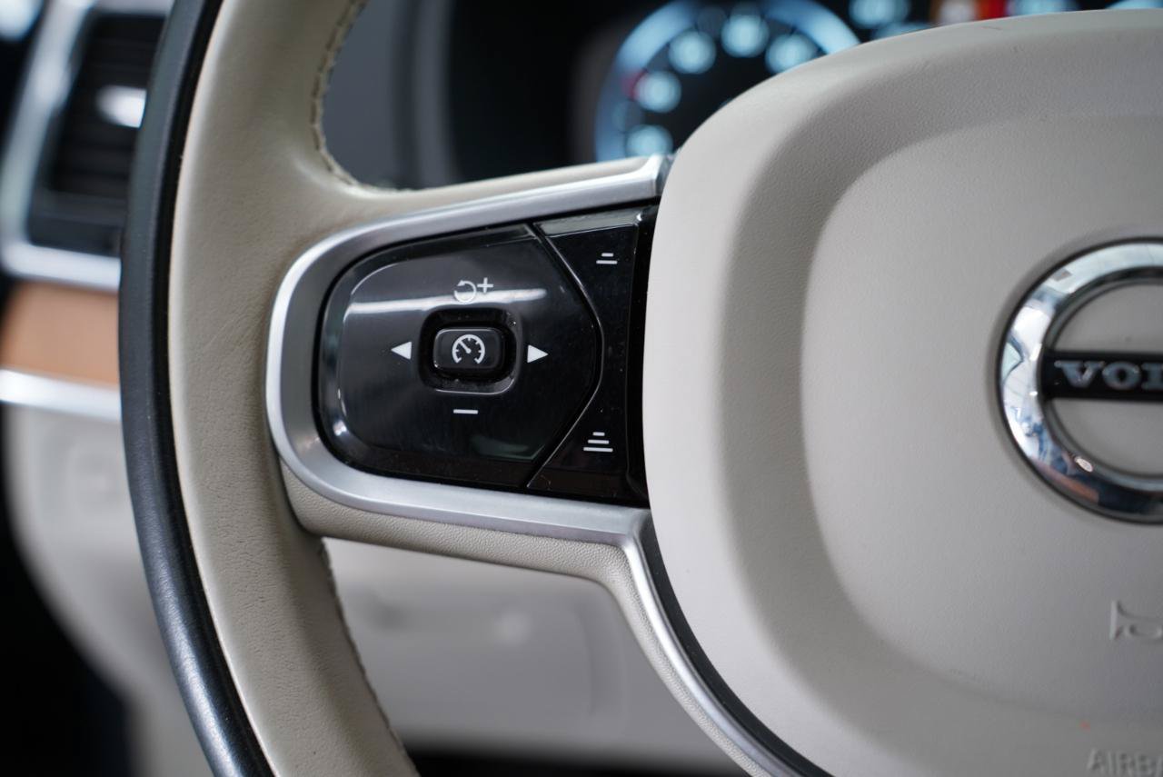 Used 2022 Volvo XC90 T8 Inscription Expression w/ Advanced Package AWD/4WD image 13