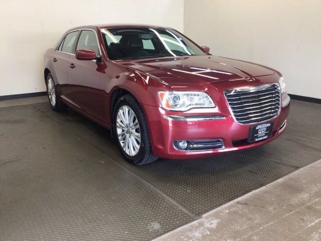 Used 2014 Chrysler 300 AWD w/ Driver Convenience Group video 1