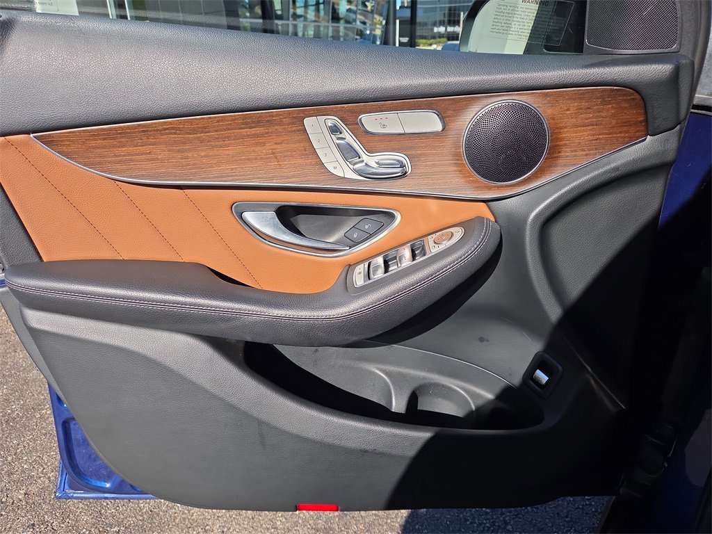 Used 2021 Mercedes-Benz GLC 300 image 19