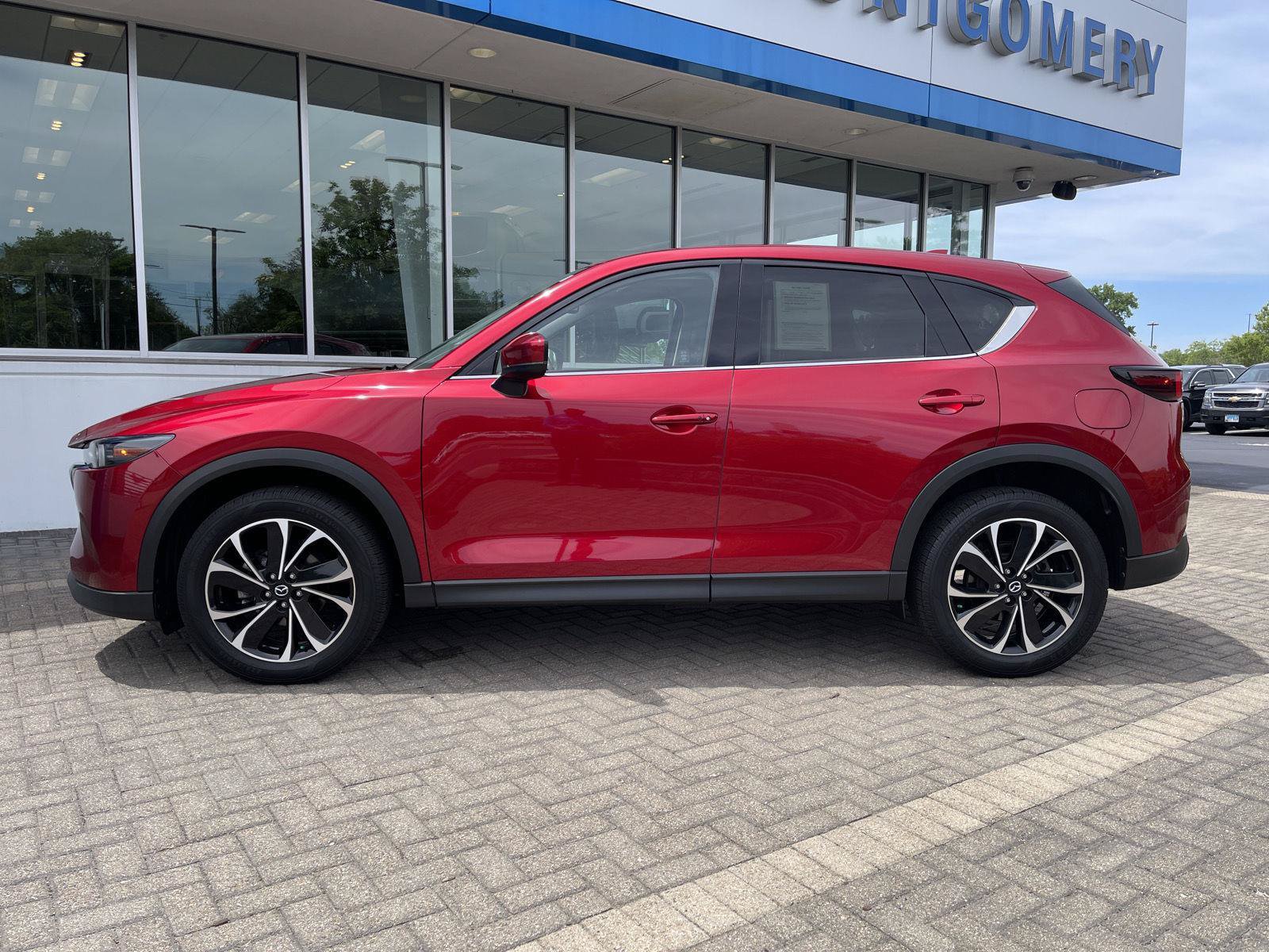 Used 2022 MAZDA CX-5 AWD 2.5 S w/ Premium Plus Pkg image 2