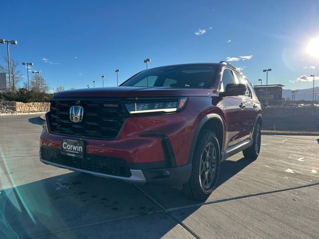 Used 2023 Honda Pilot TrailSport image 3