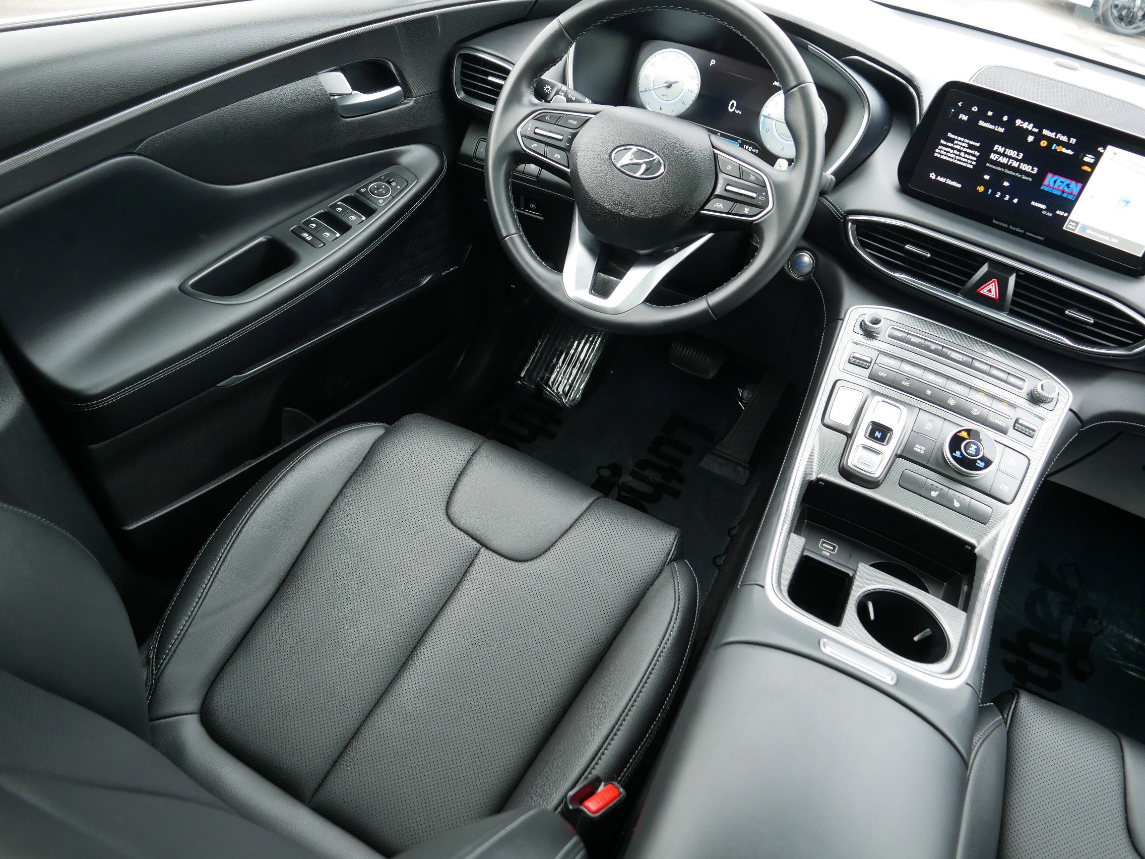 Certified 2023 Hyundai Santa Fe SEL w/ Premium Package image 9