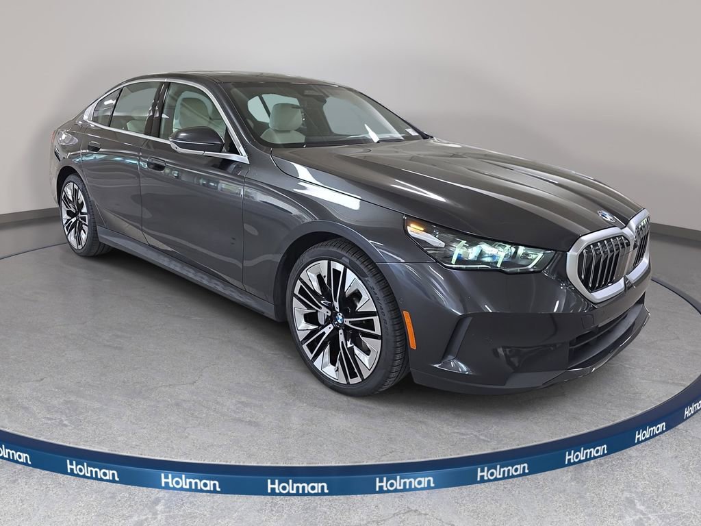 Used 2026 BMW 530i w/ Premium Package RWD image 4