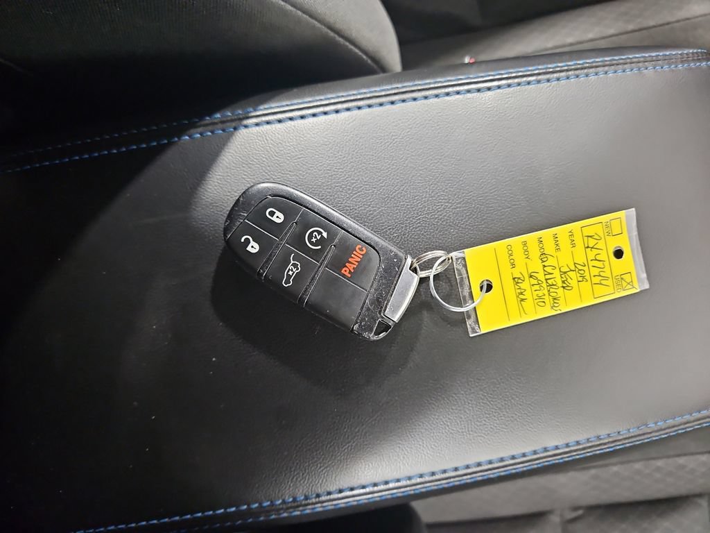 Used 2019 Jeep Grand Cherokee Laredo RWD image 28