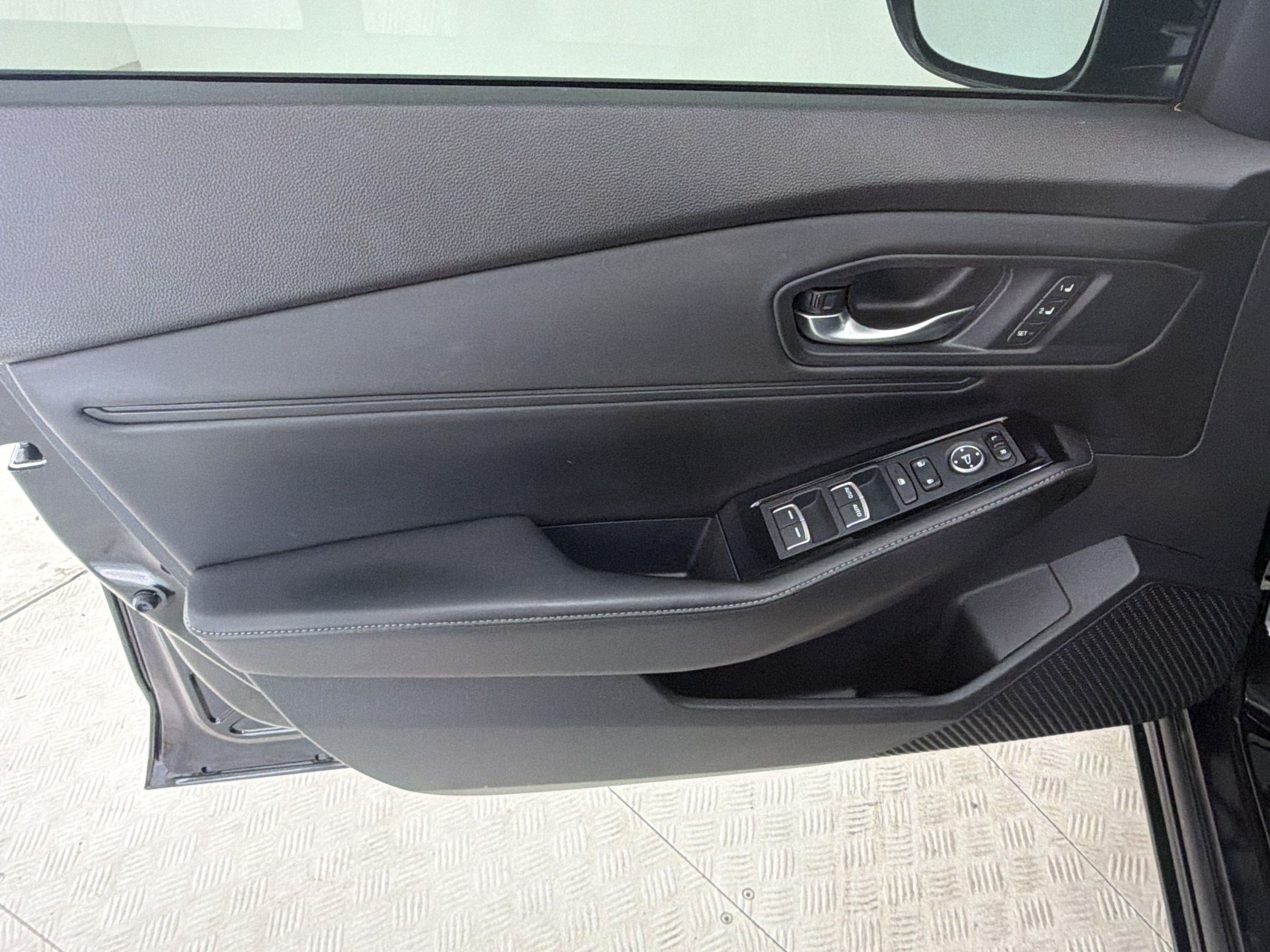 Used 2023 Honda Accord Touring image 13