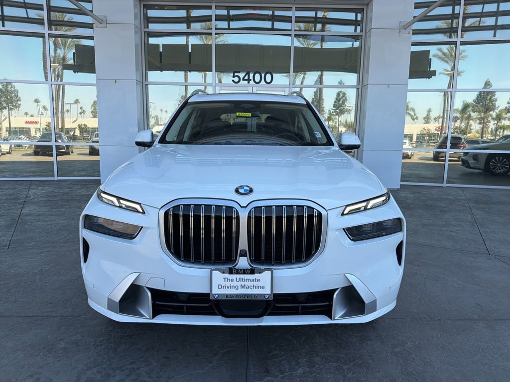 Used 2024 BMW X7 xDrive40i w/ Premium Package image 2