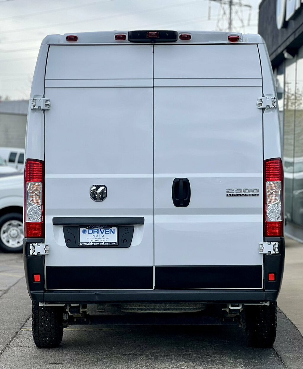 Used 2025 RAM ProMaster 2500 w/ Convenience Group FWD image 4