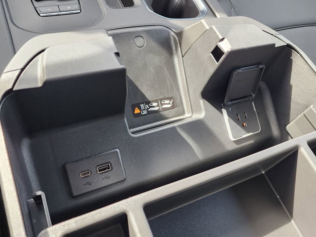 New 2026 GMC Sierra 3500 Denali w/ LPO, Black Badging Package image 36