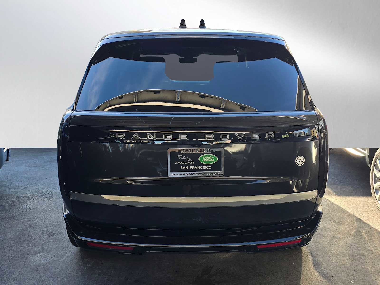 New 2025 Land Rover Range Rover SV image 6