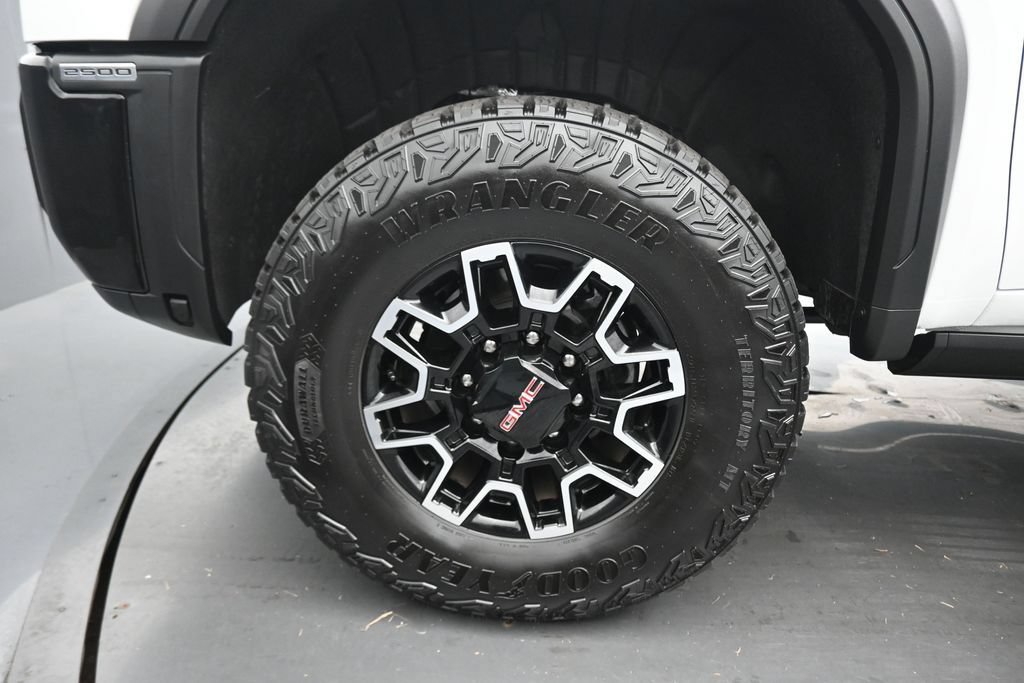 Used 2025 GMC Sierra 2500 AT4X AWD/4WD image 68
