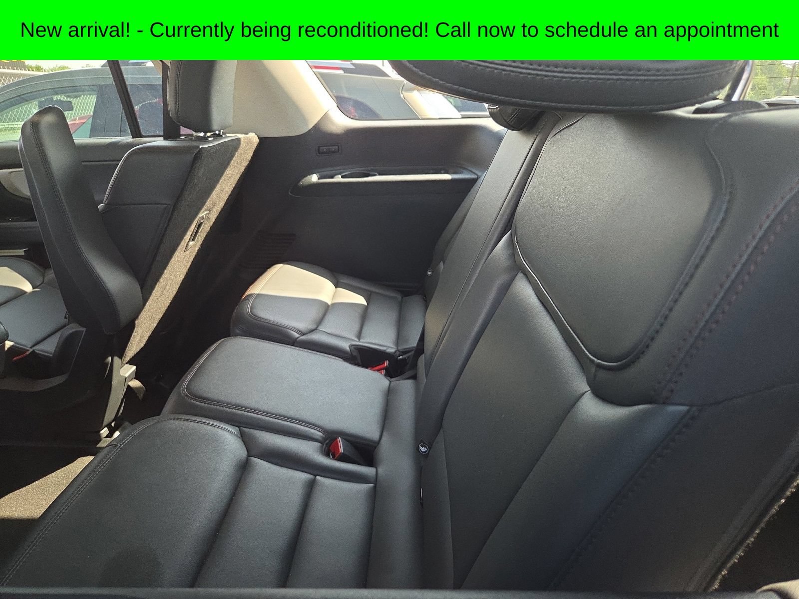 Used 2025 Ford Expedition Active RWD image 6