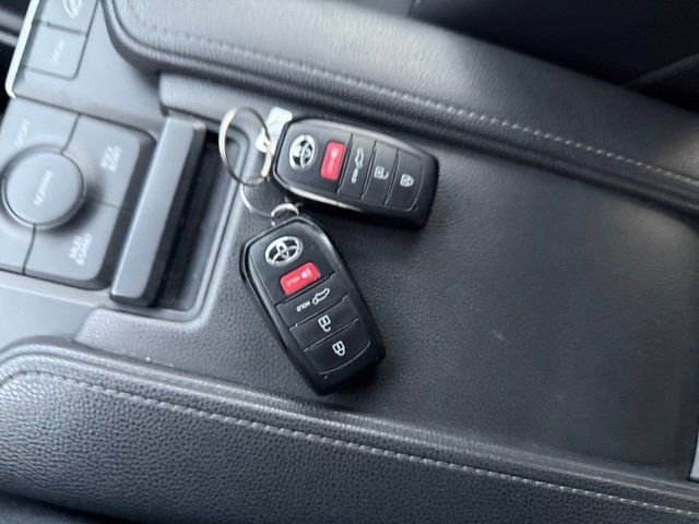 Used 2024 Toyota Grand Highlander Limited image 37