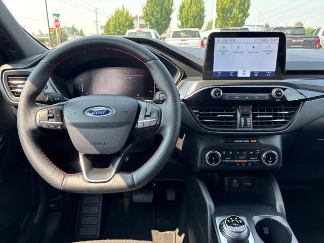 Used 2025 Ford Escape ST-Line Select AWD/4WD image 17