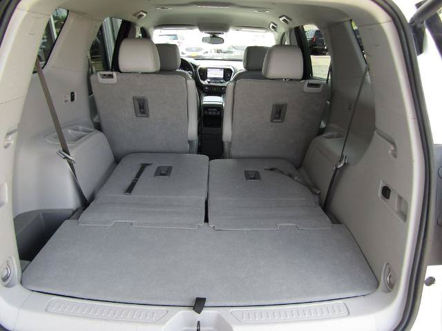 Used 2023 GMC Acadia SLT w/ Technology Package FWD image 40
