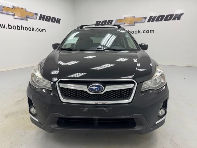 Used 2017 Subaru Crosstrek 2.0i Premium w/ Moonroof Package AWD/4WD image 2