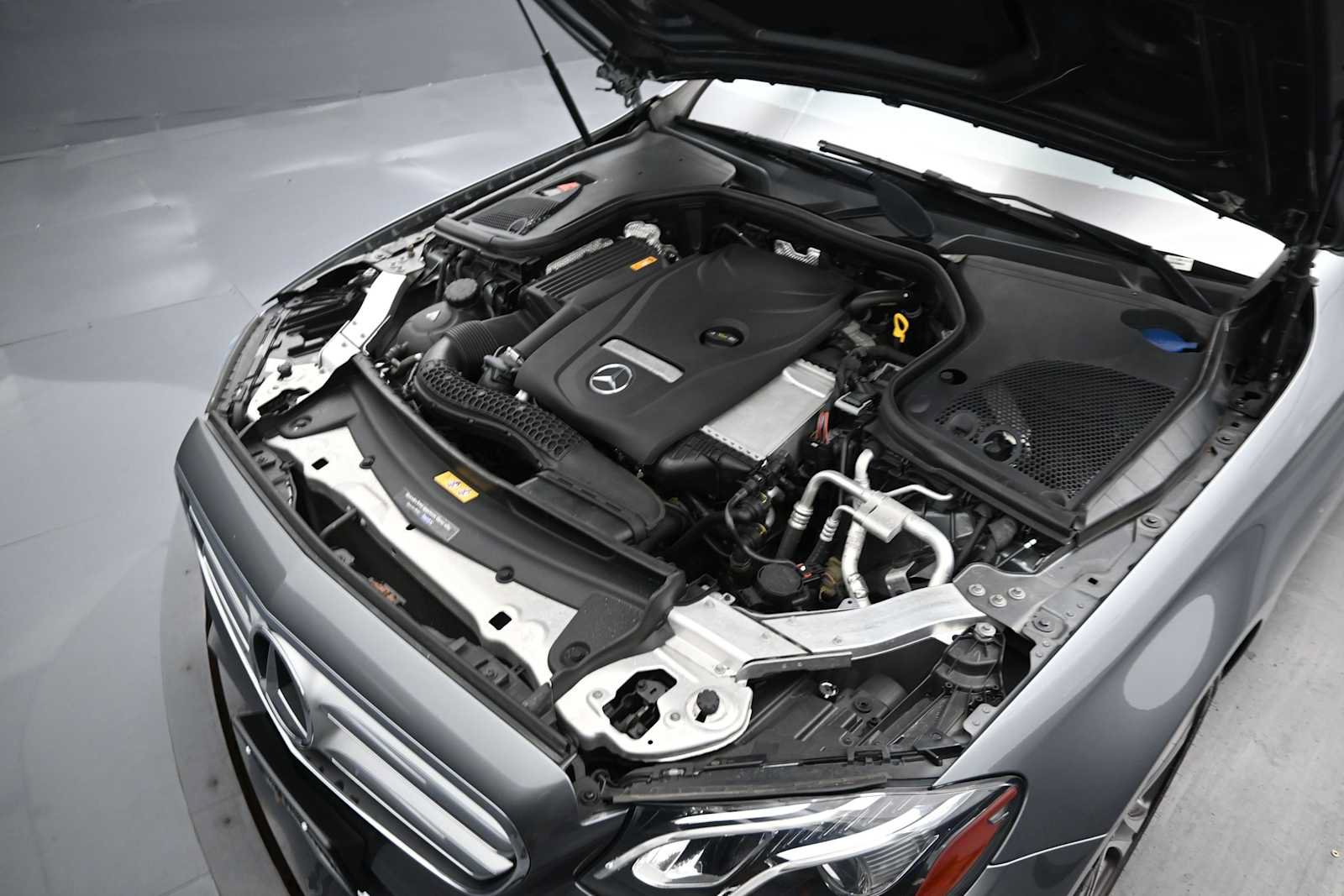 Used 2019 Mercedes-Benz E 300 4MATIC image 41