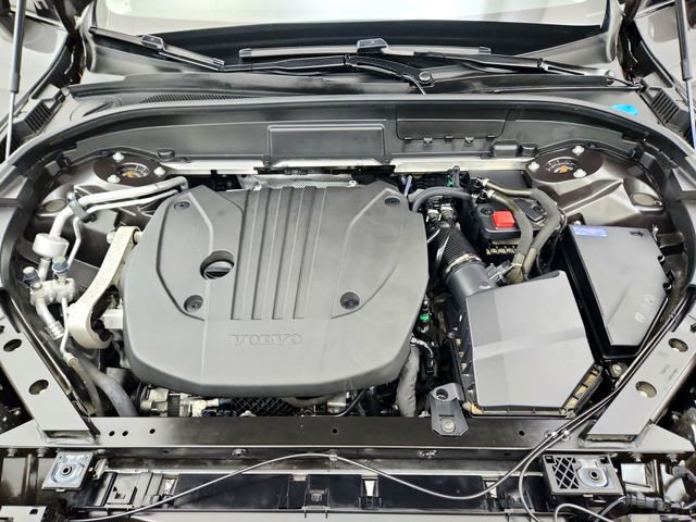 Certified 2023 Volvo XC60 B5 Plus w/ Climate Package image 29