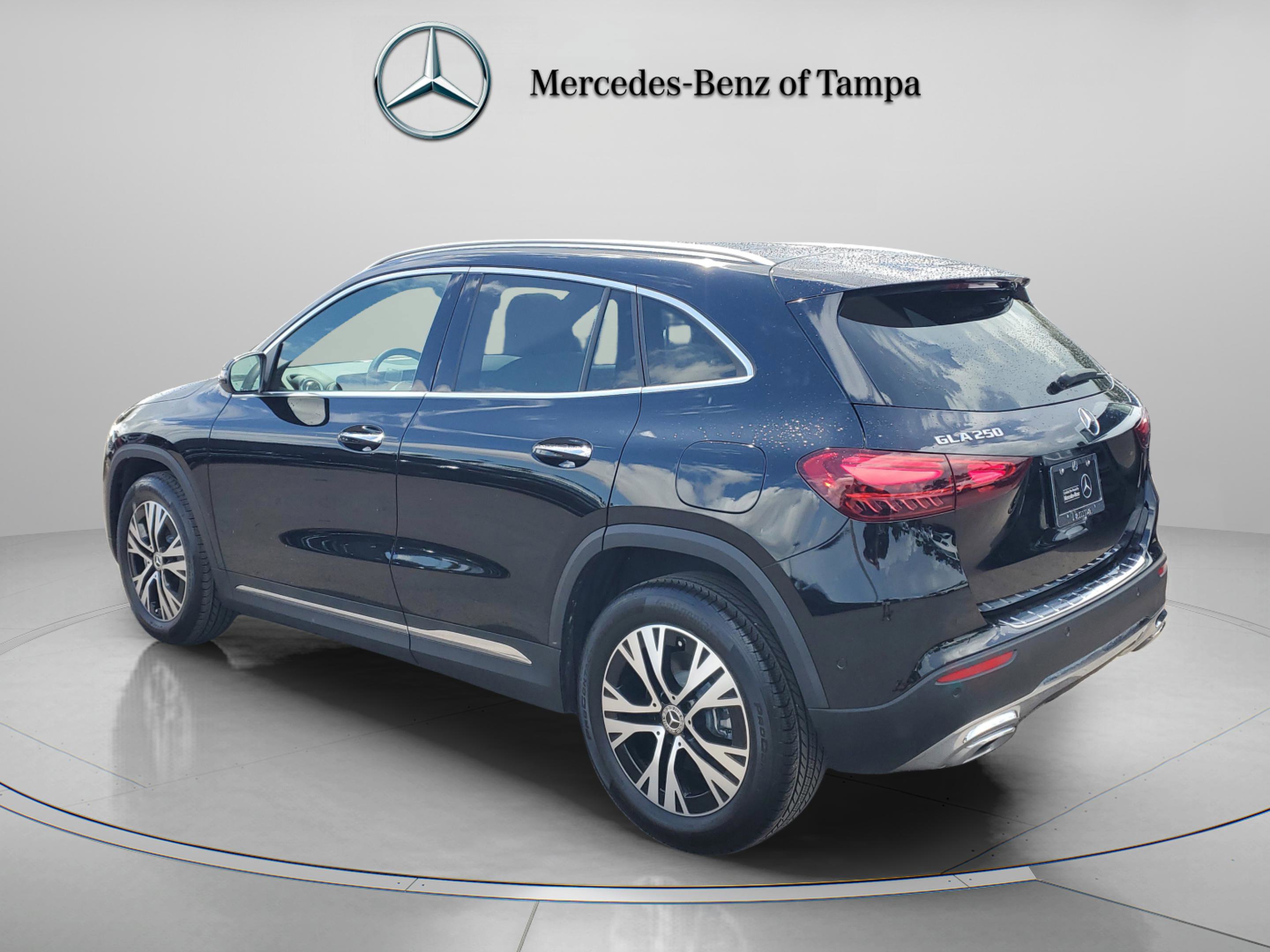 Certified 2025 Mercedes-Benz GLA 250 image 2