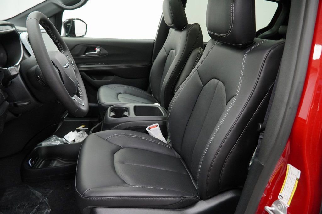 New 2026 Chrysler Pacifica Select image 15