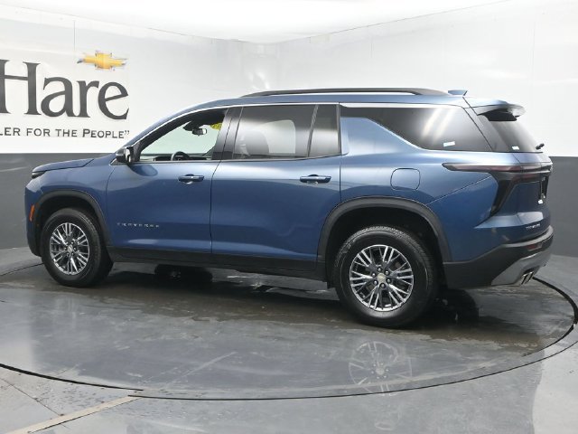 Used 2025 Chevrolet Traverse LT FWD image 59