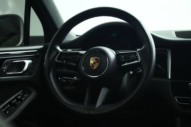 Used 2024 Porsche Macan AWD/4WD image 40