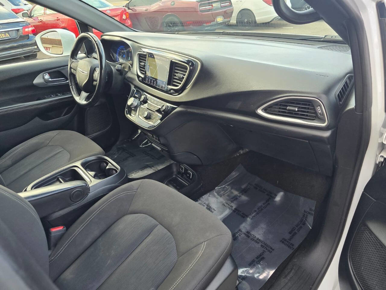 Used 2020 Chrysler Pacifica Touring w/ Advanced Safetytec Group FWD image 47