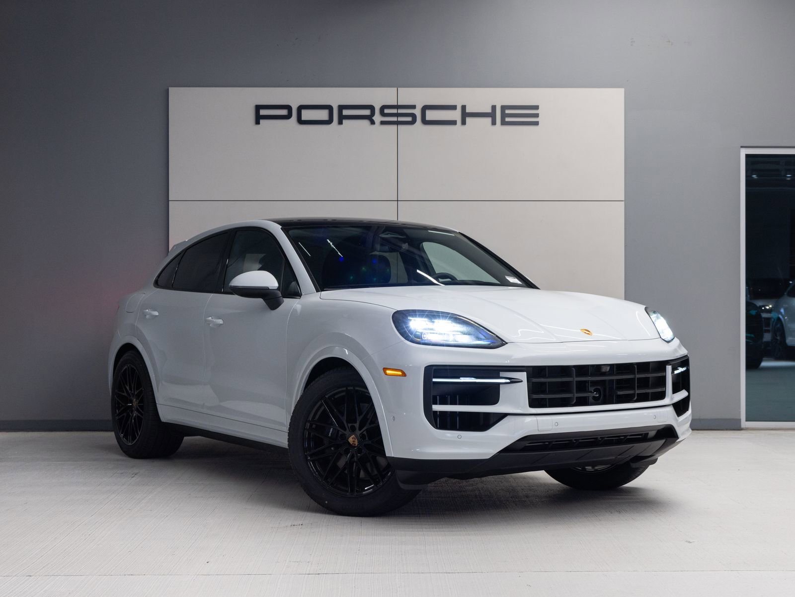 New 2026 Porsche Cayenne Coupe AWD/4WD image 9
