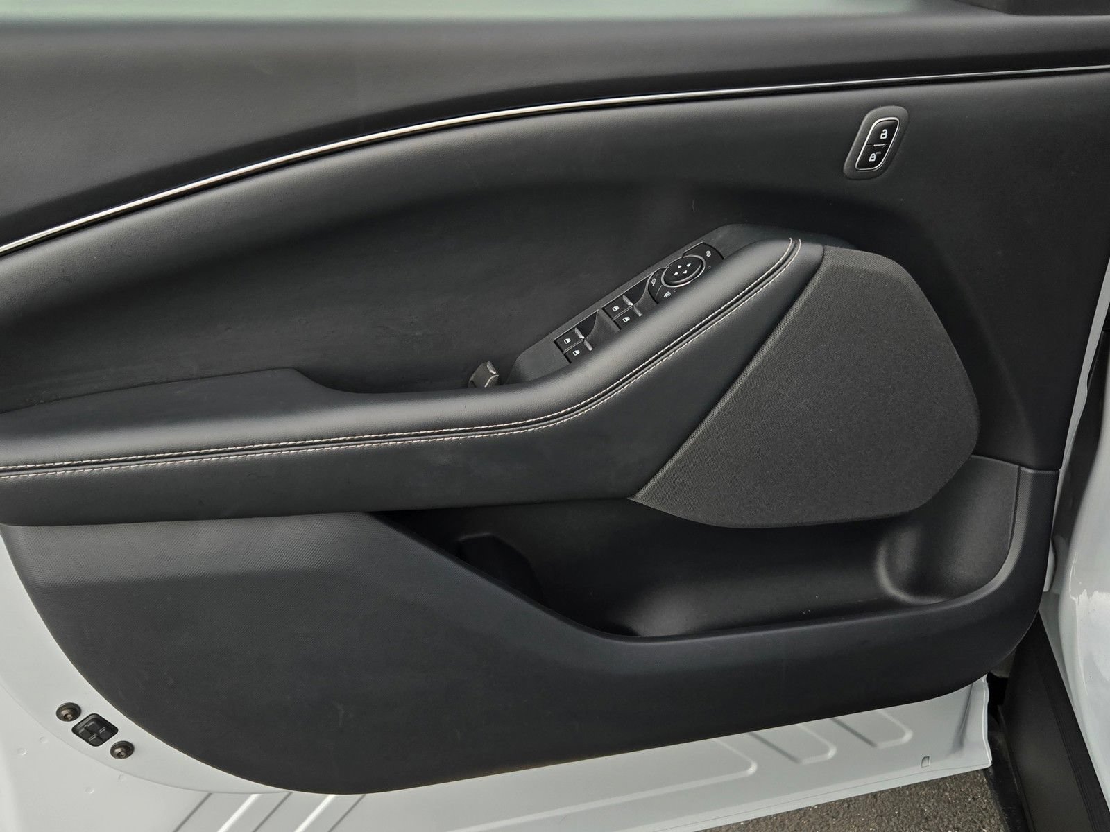 Used 2023 Ford Mustang Mach-E Select RWD image 9