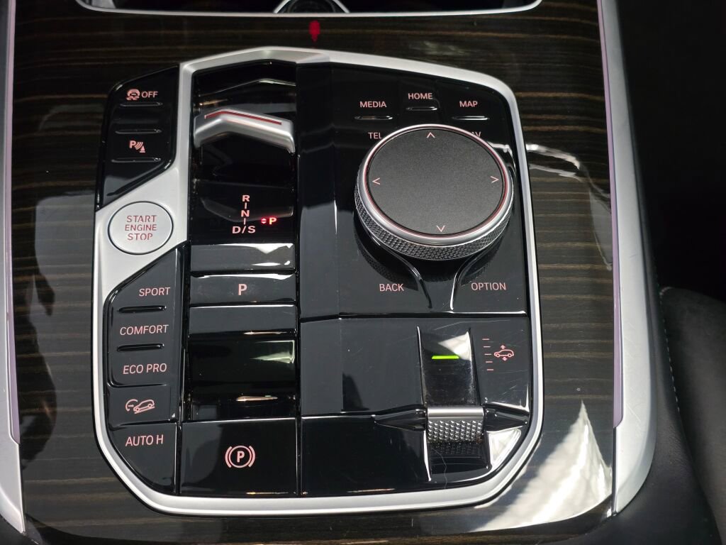 Used 2025 BMW X7 xDrive40i image 15