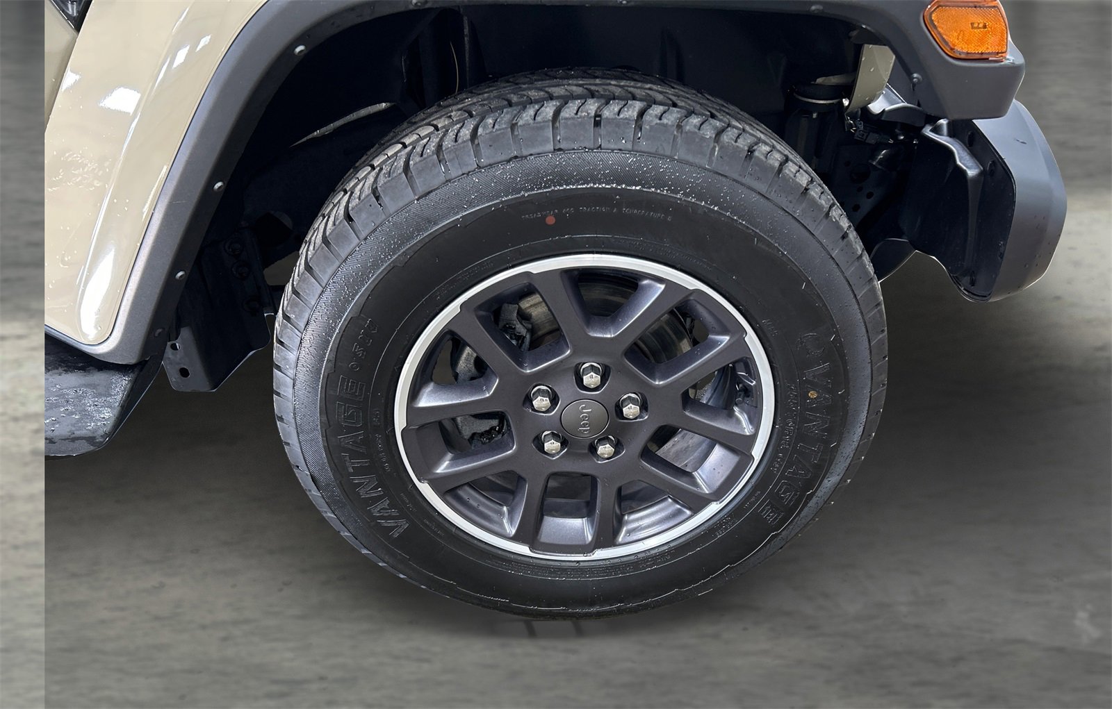 Used 2022 Jeep Gladiator Overland w/ Popular Equipment Package image 21