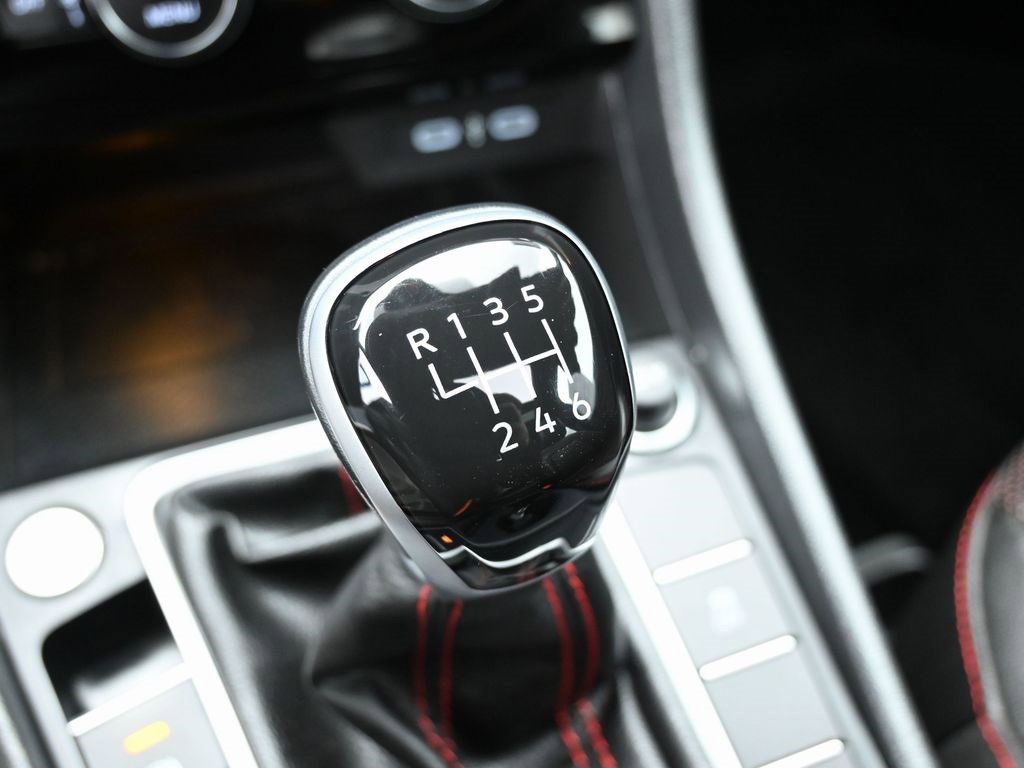 Used 2024 Volkswagen Jetta GLI Autobahn image 30