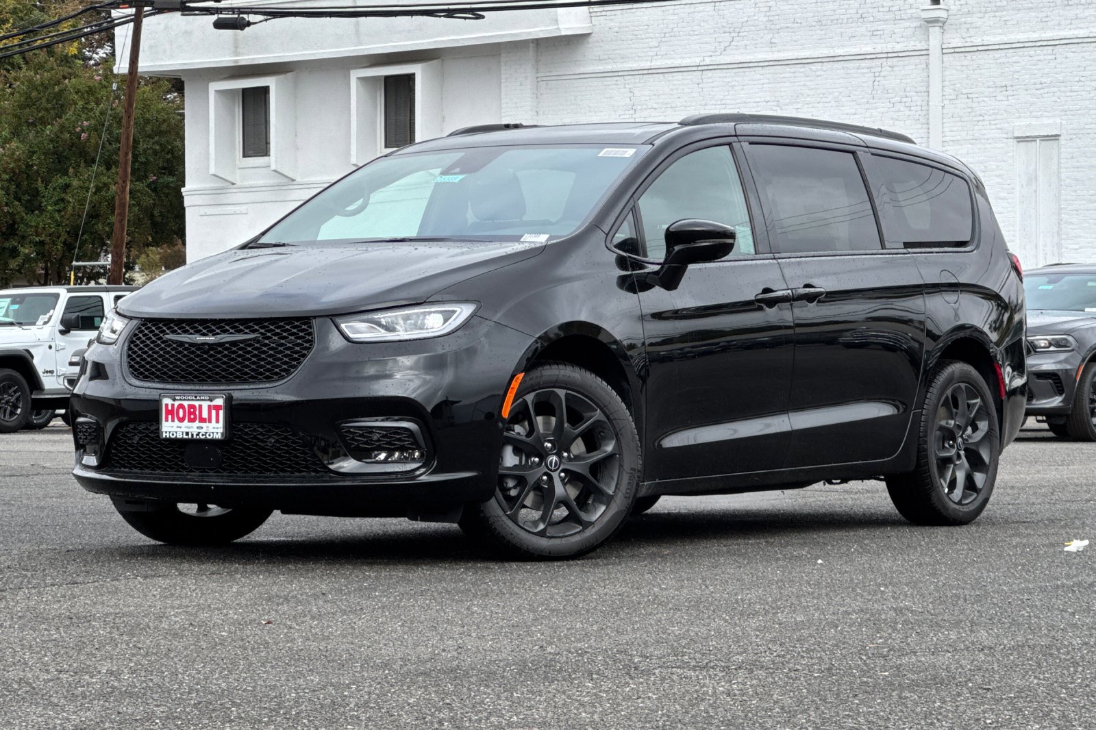 New 2026 Chrysler Pacifica Limited w/ S Appearance Package image 7