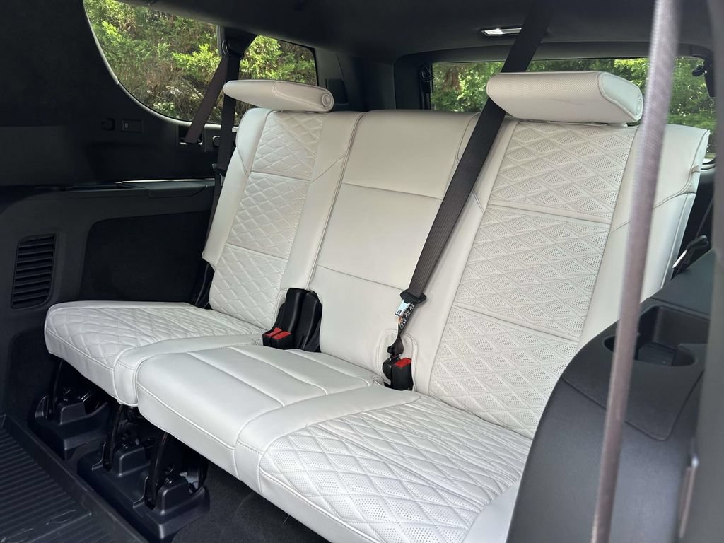 New 2026 Cadillac Escalade ESV V AWD/4WD image 11