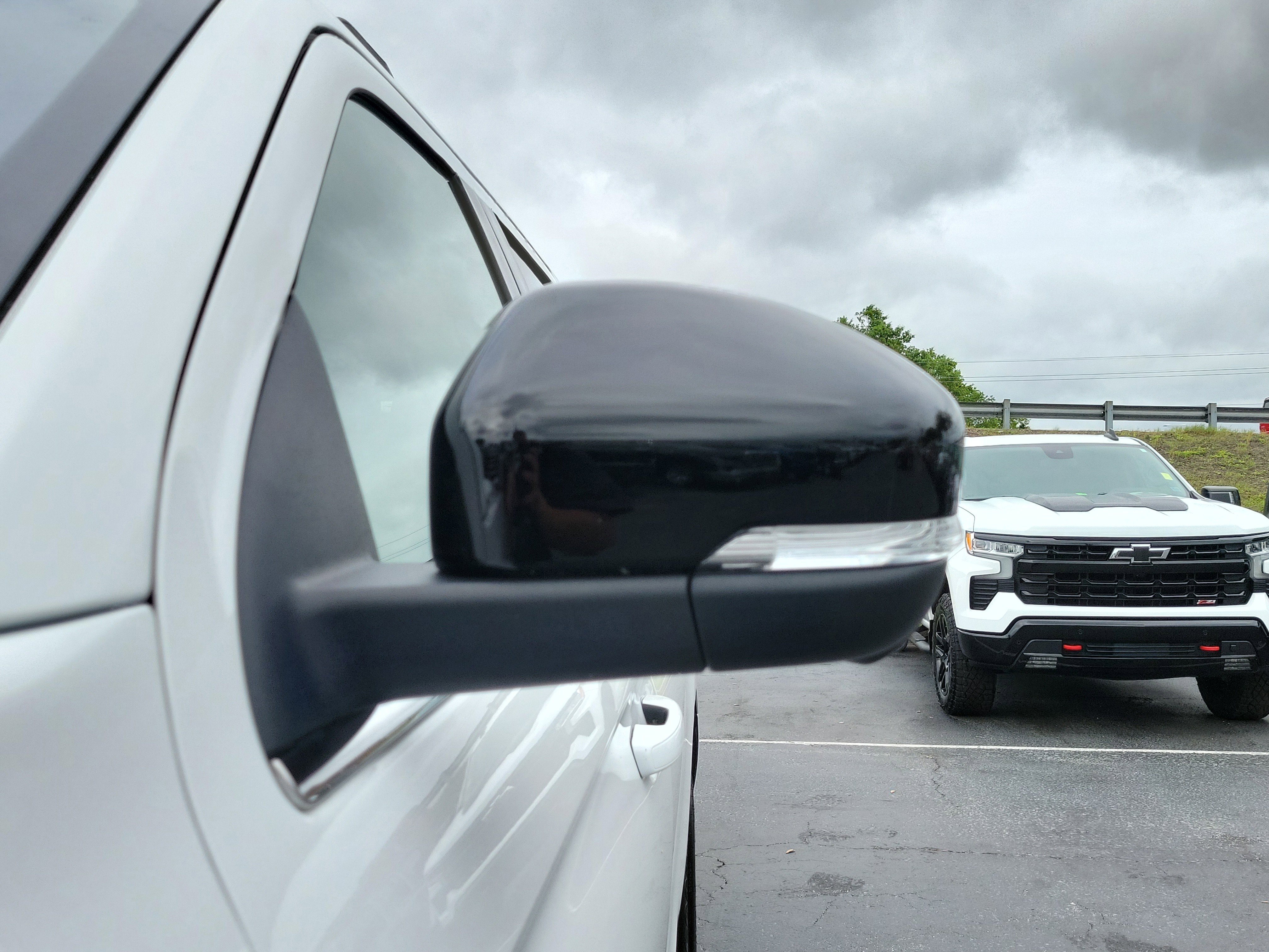 Certified 2025 Ford Expedition Platinum image 4