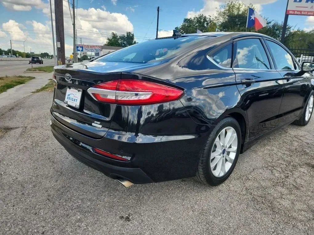 Used 2019 Ford Fusion SE image 7