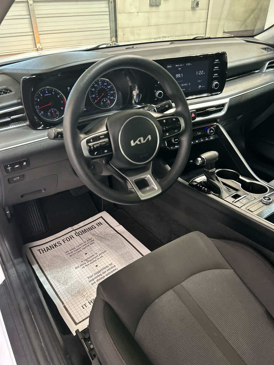 Used 2022 Kia K5 LXS FWD image 8