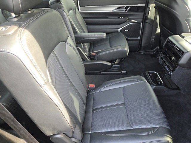 Used 2024 Jeep Wagoneer Series II image 8