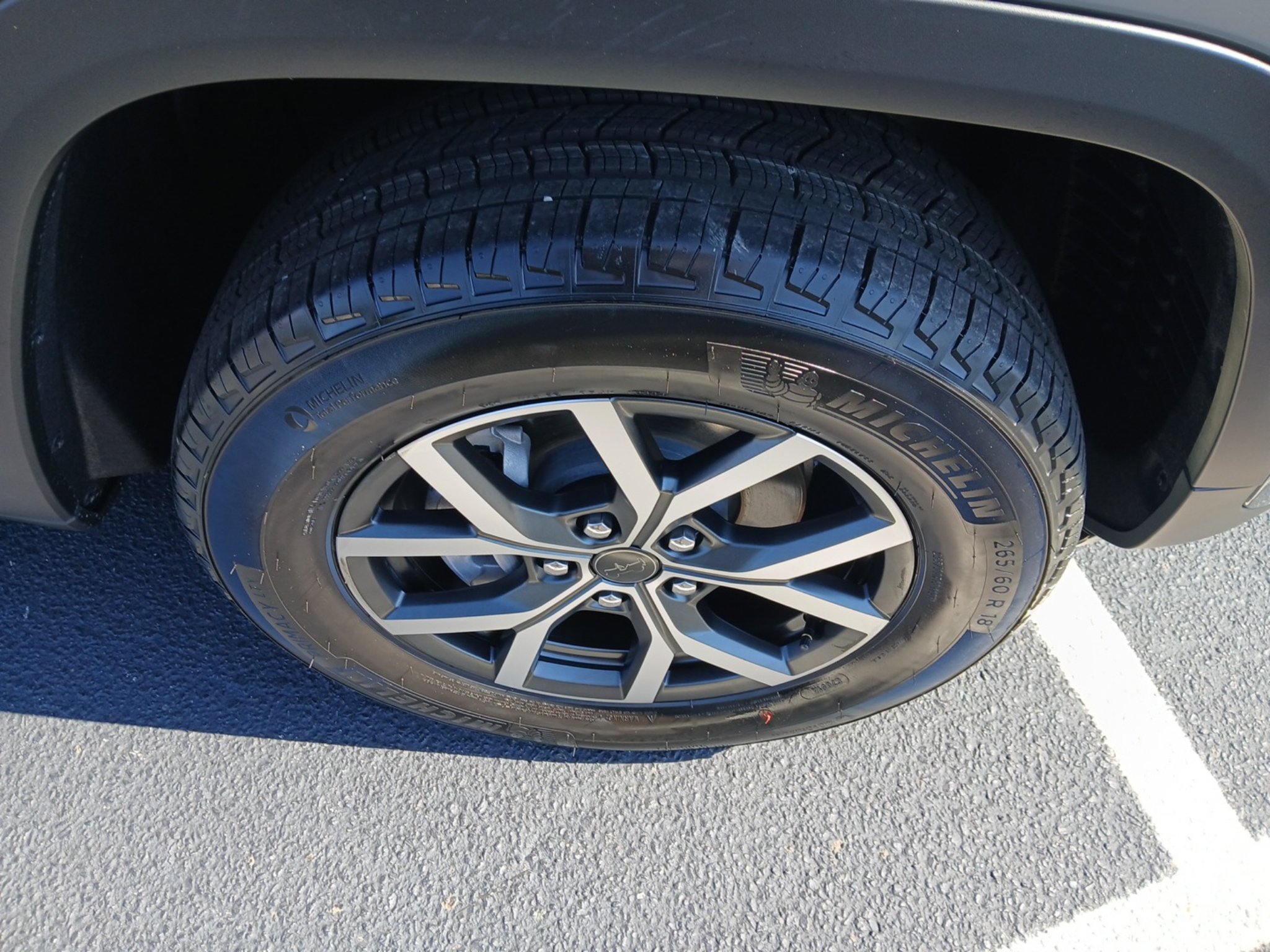 New 2027 Jeep Grand Cherokee Laredo X RWD image 21