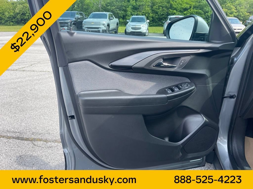 Used 2023 Chevrolet TrailBlazer LT w/ Convenience Package AWD/4WD image 14