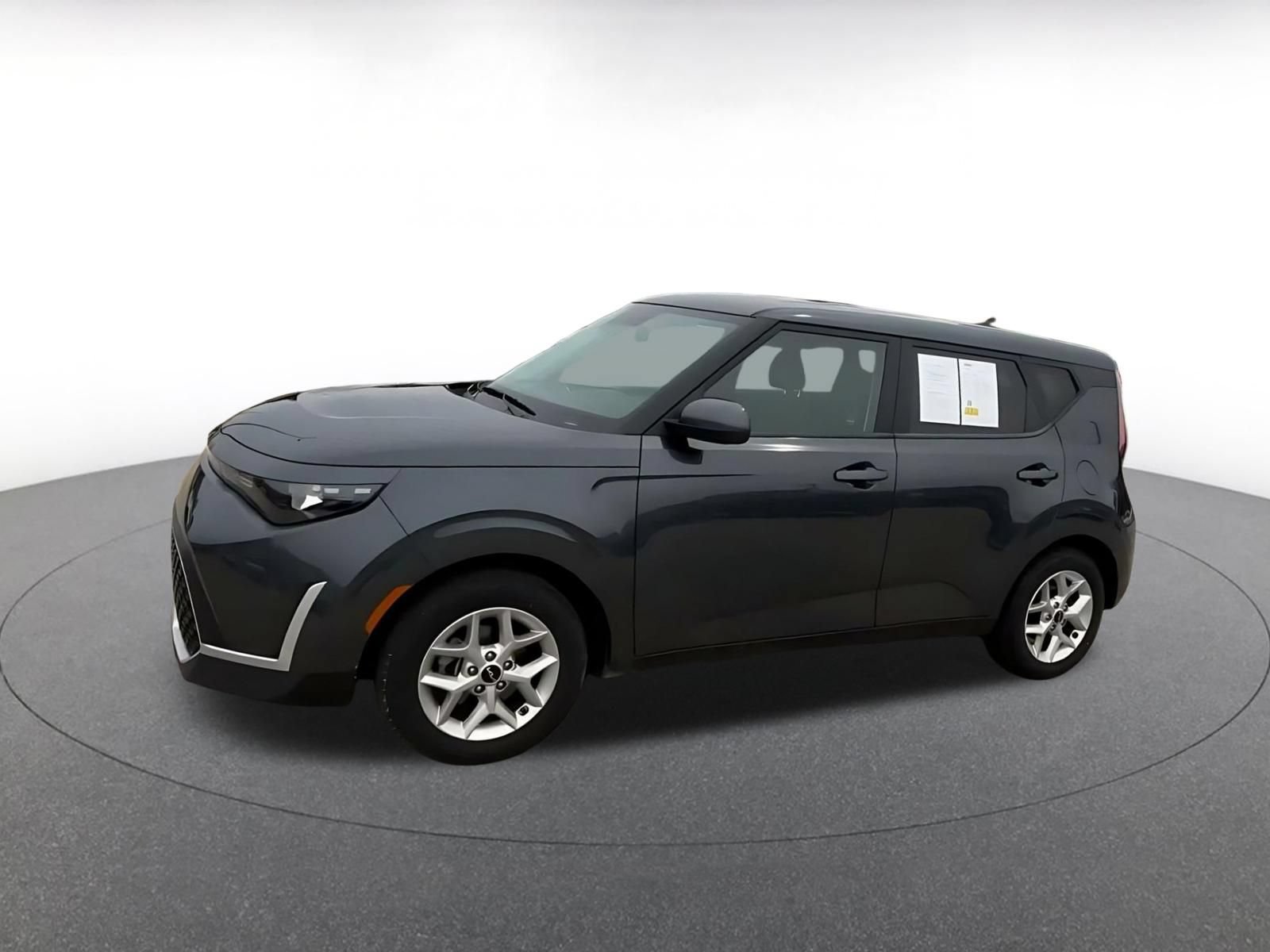 Used 2025 Kia Soul LX w/ LX Technology Package FWD image 7