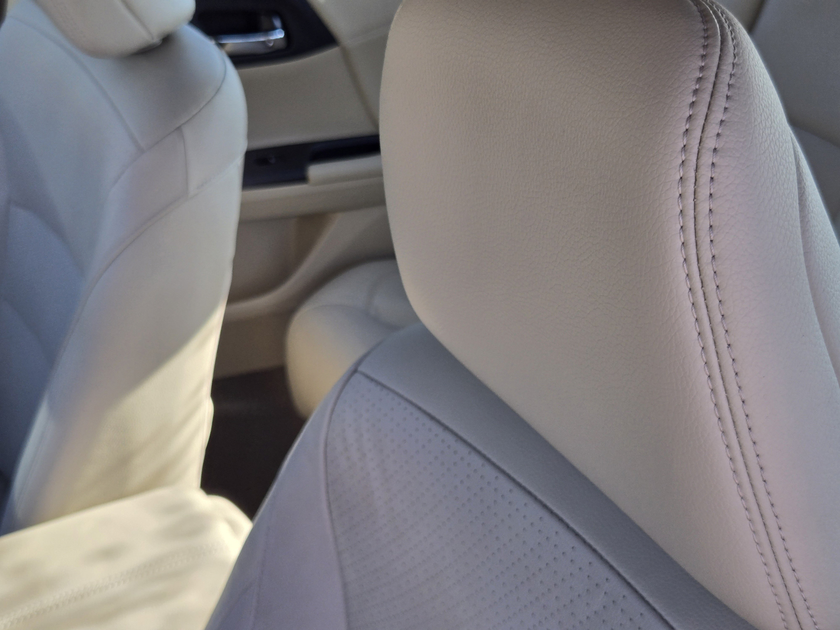 Used 2016 Honda Accord Touring image 11